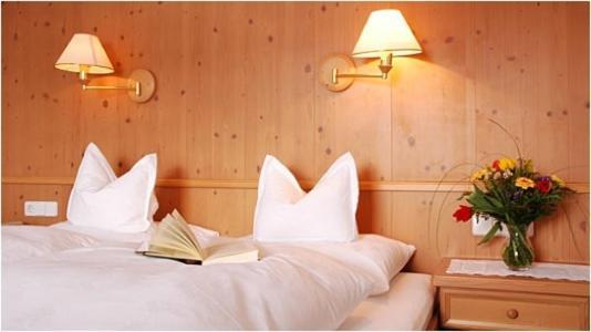 Bed and Breakfast Haus Kueng Zuers Экстерьер фото